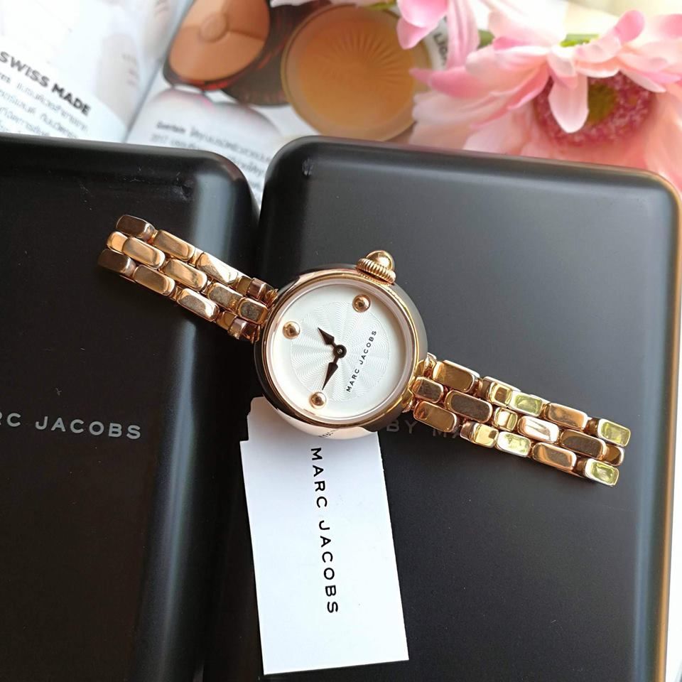 Cận cảnh chiếc đồng hồ Marc Jacobs nữ MJ3458