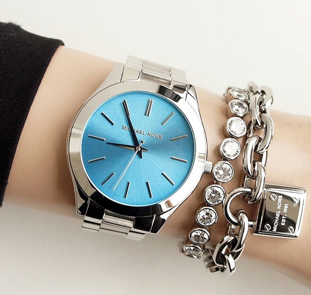 Chiếc đồng hồ Michael Kors nữ MK3292 trên tay đầy cá tính, ấn tượng