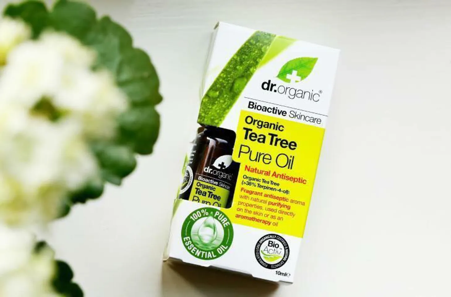 Tinh dầu tràm trà Dr.Organic Tea Tree Pure Oil 