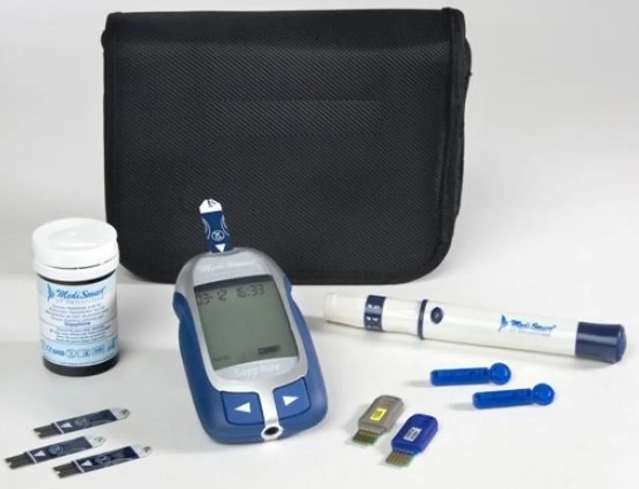 Máy đo đường huyết MediSmart Sapphire bao gồm: