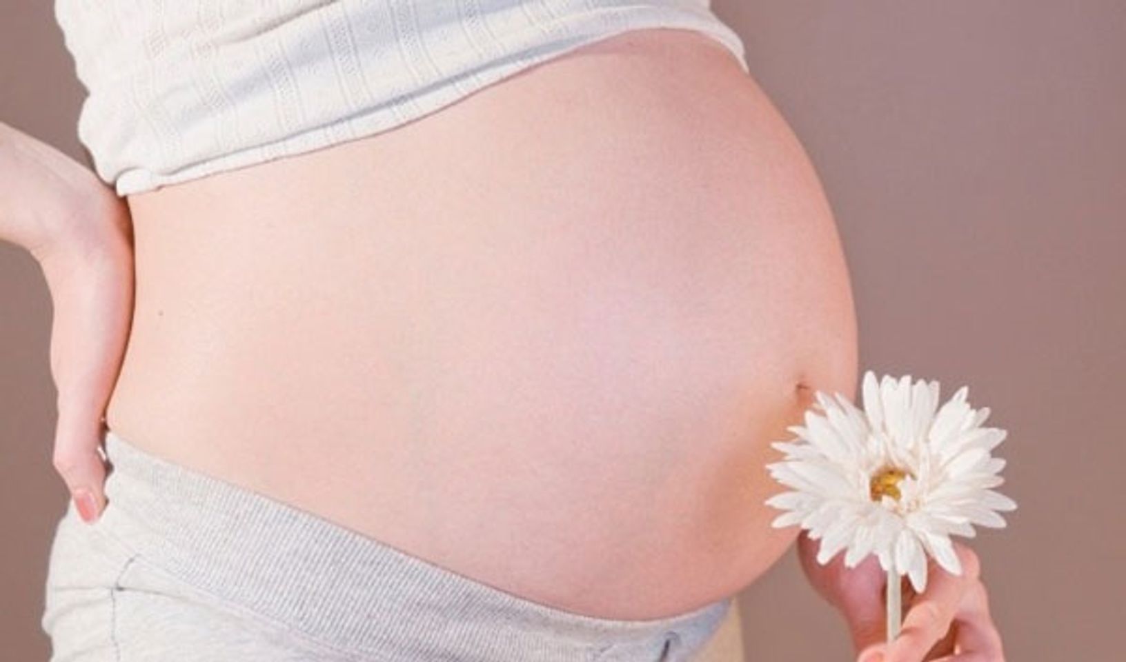 cần l&agrave;m g&igrave; để chống bị rạn da