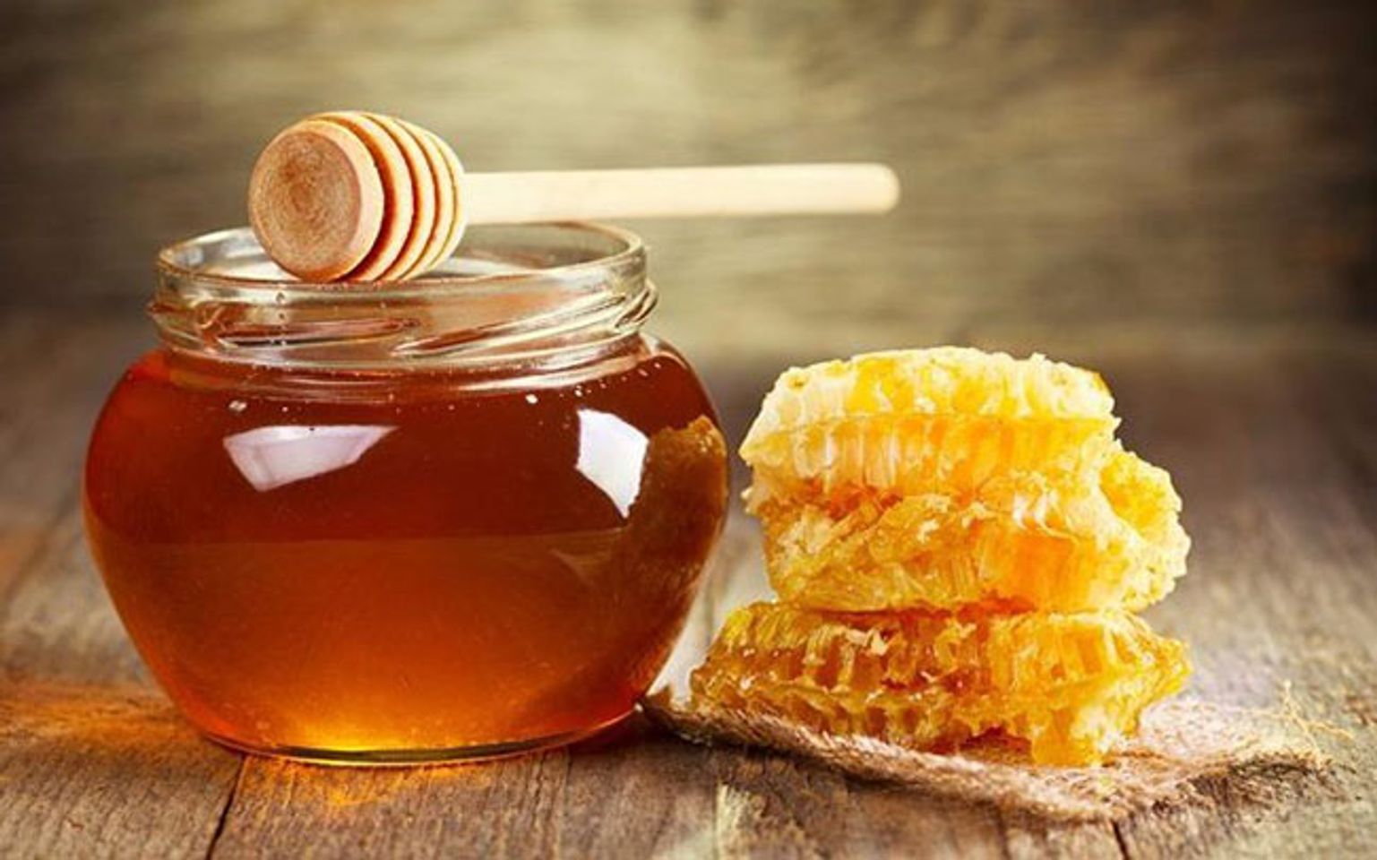Mặt nạ dưỡng da giảm n&aacute;m, mụn từ Tảo xoắn 3