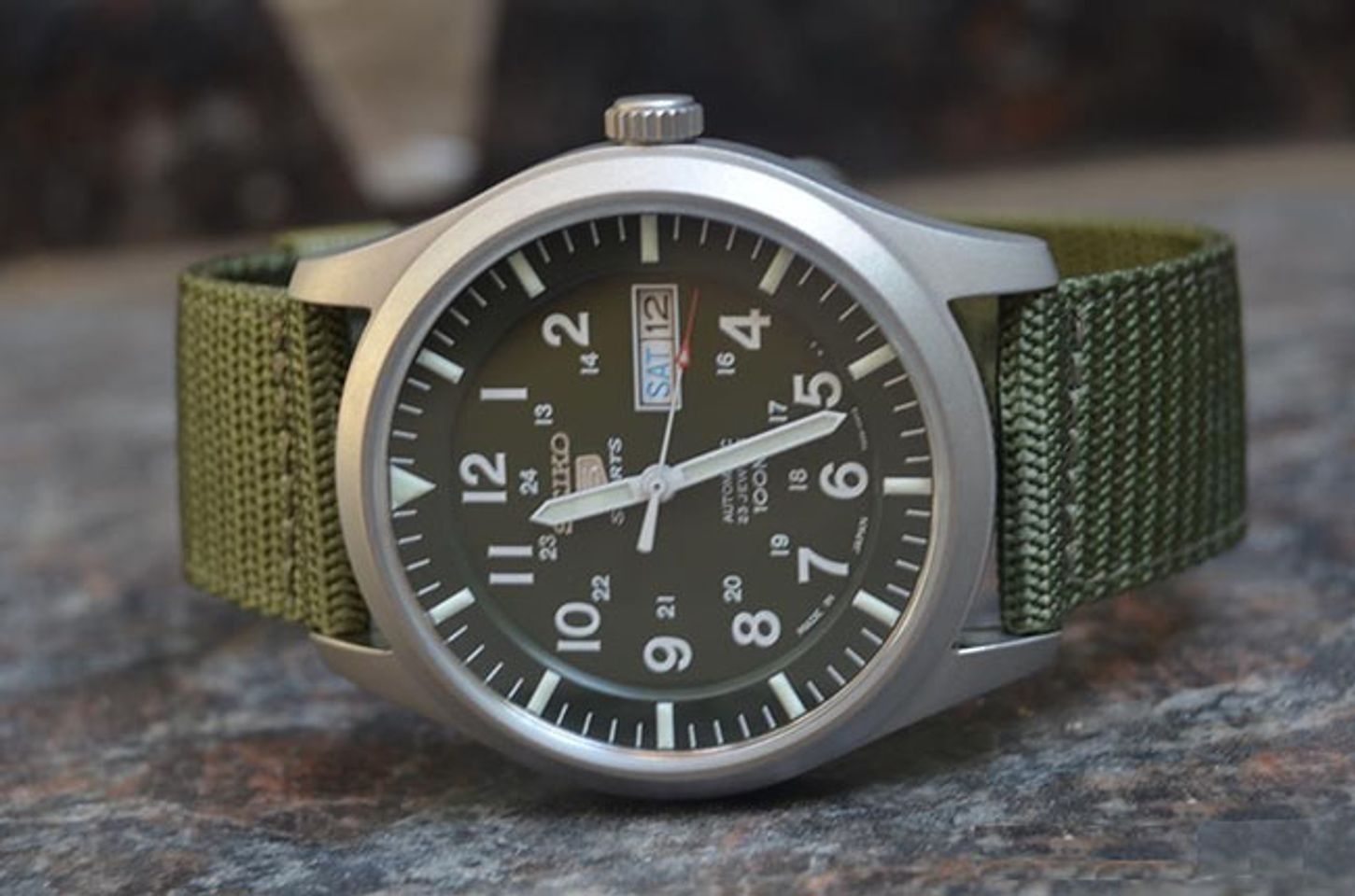 [HỎI/Đ&Aacute;P] C&oacute; n&ecirc;n mua đồng hồ Seiko 5 qu&acirc;n đội cũ hay kh&ocirc;ng? 1