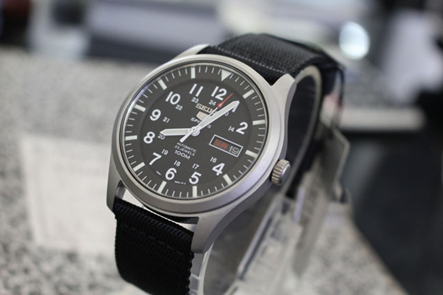 [HỎI/Đ&Aacute;P] C&oacute; n&ecirc;n mua đồng hồ Seiko 5 qu&acirc;n đội cũ hay kh&ocirc;ng? 3