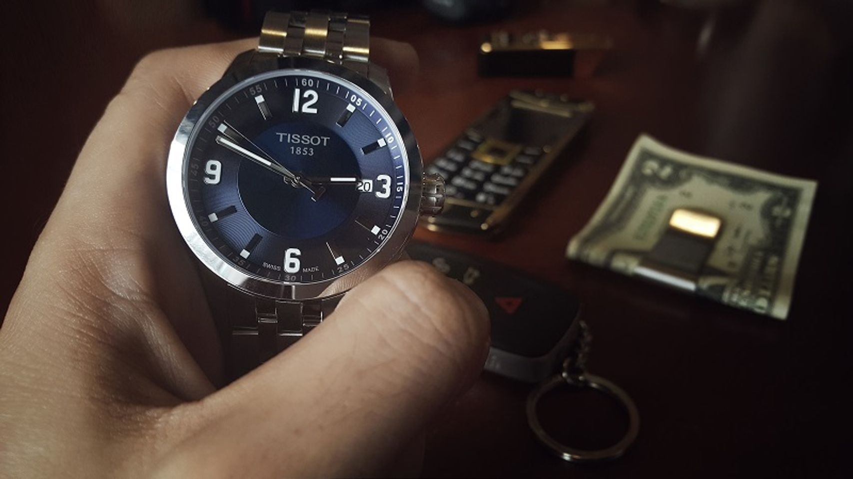 dồng hồ Tissot c&oacute; ph&acirc;n kh&uacute;c gi&aacute; đa dạng v&agrave; hấp dẫn