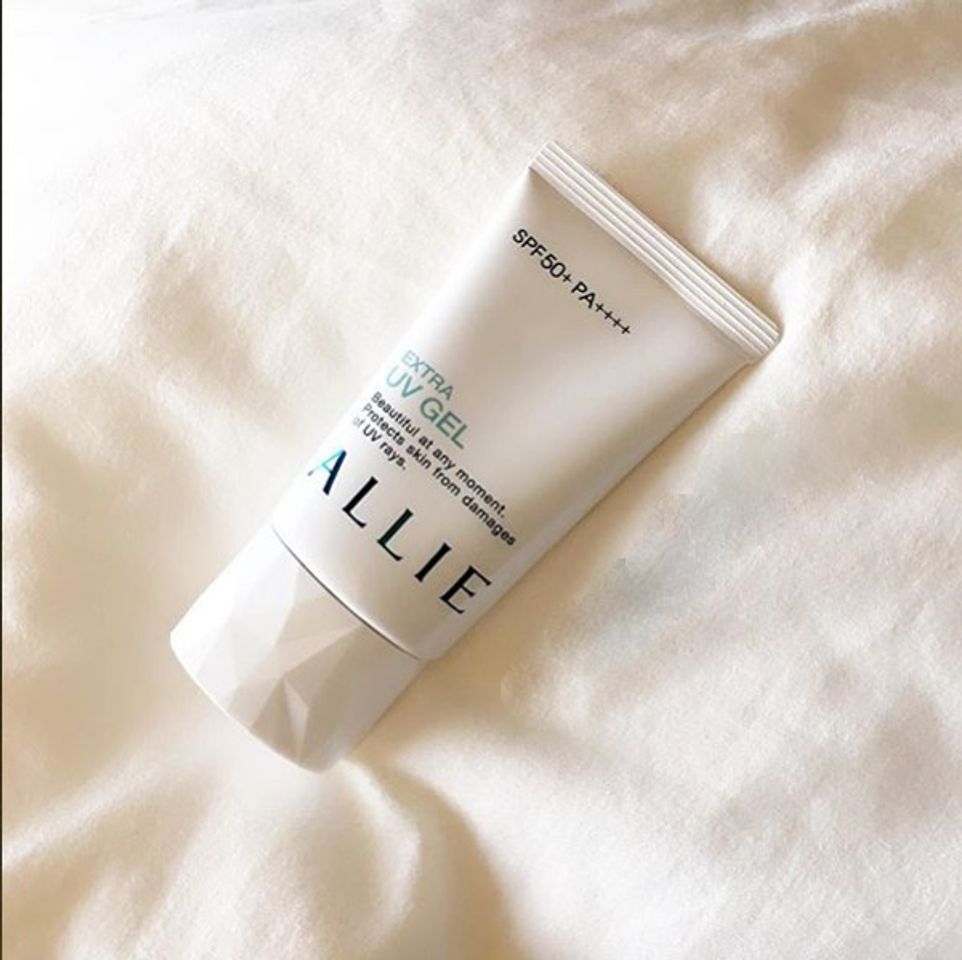 Review chi tiết kem chống nắng Allie Nhật Bản