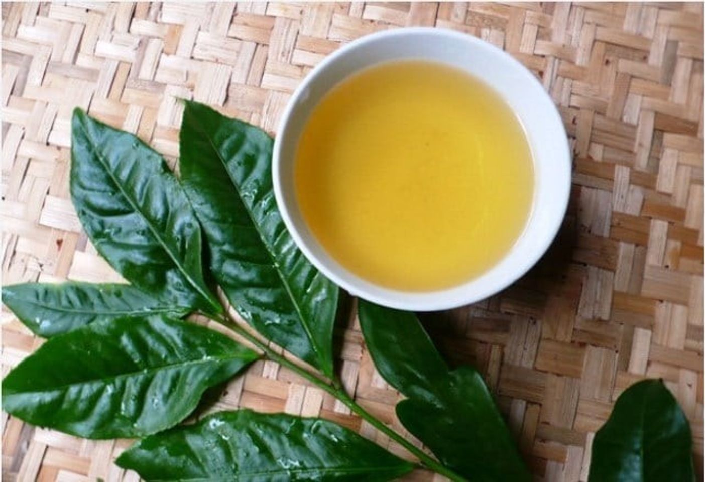 Mách nàng 5 cách dưỡng mi cong vút tại nhà
