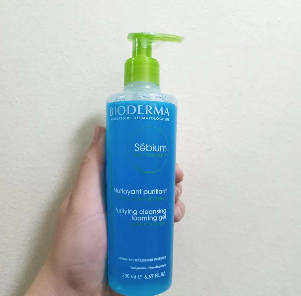 Công dụng Sữa rửa mặt Bioderma Sébium Gel Moussant dạng gel nhẹ nhàng làm sạch da