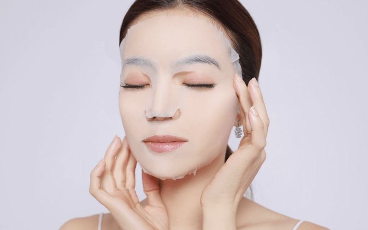 Sử dụng Mặt Nạ Dưỡng Da Baresio Mask Pack Hàn Quốc hỗ trợ làm căng mịn da