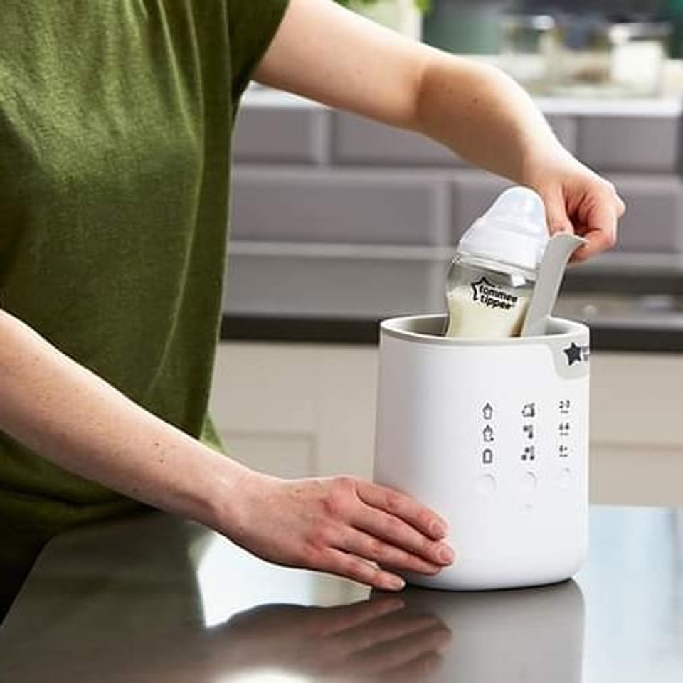 Máy hâm sữa Tommee Tippee – All in oe thiết kế thông minh