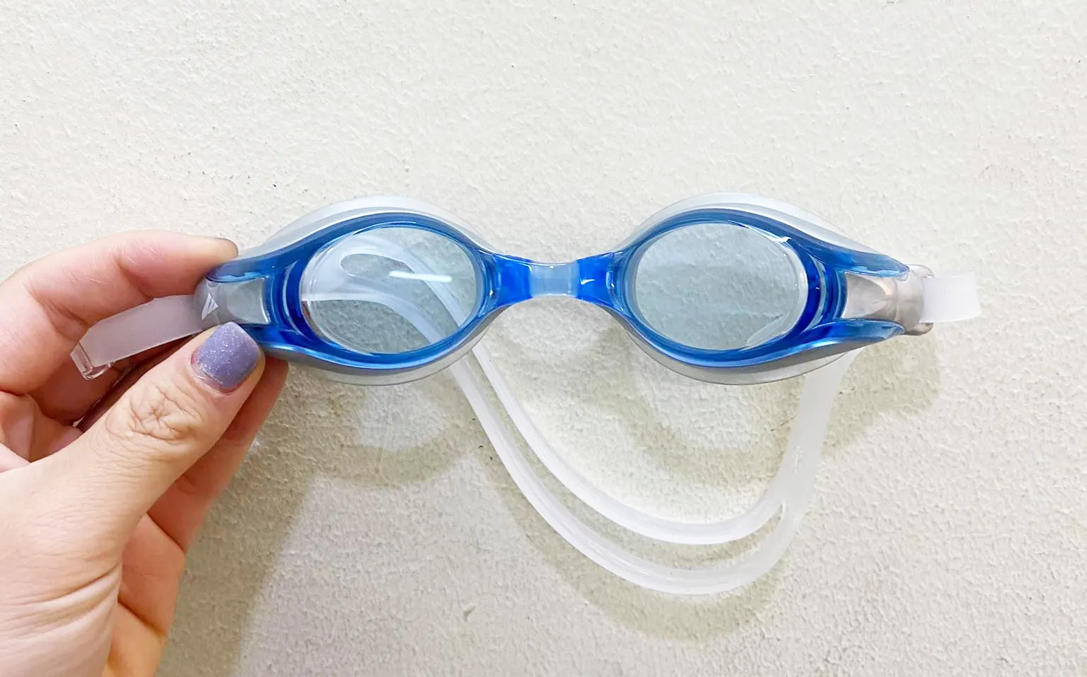 Kính bơi View V500S ngăn tia UV màu xanh - trắng