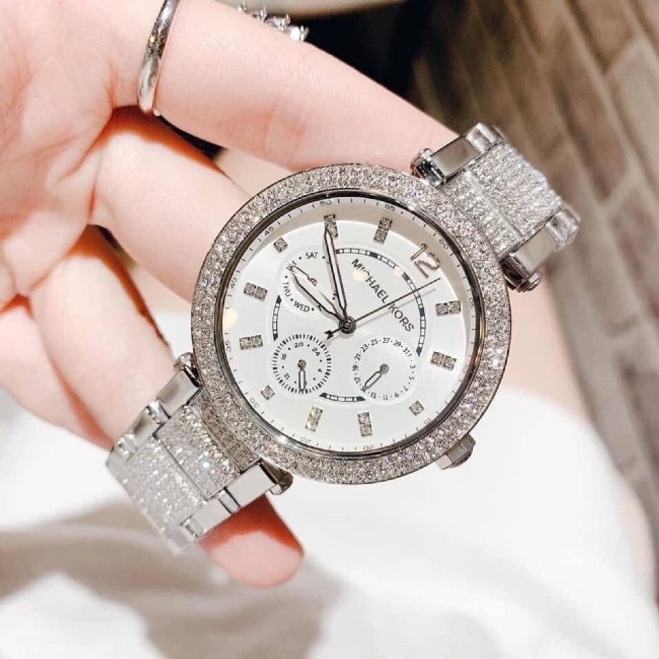 Đồng hồ đ&iacute;nh đ&aacute; qu&yacute; Michael Kors