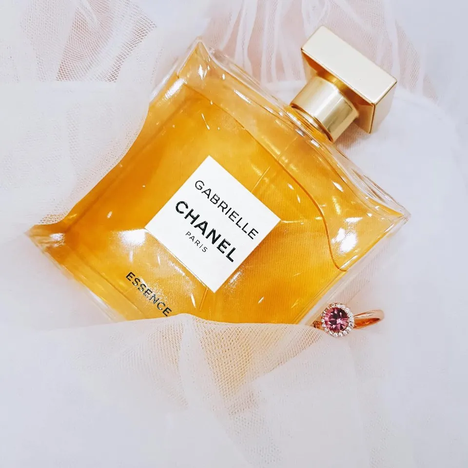 Nước hoa nữ Chanel Gabrielle Essence phù hợp với nữ giới, từ 20 tuổi trở lên