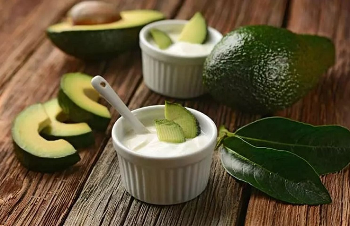 C&aacute;ch l&agrave;m mặt nạ bơ sữa chua