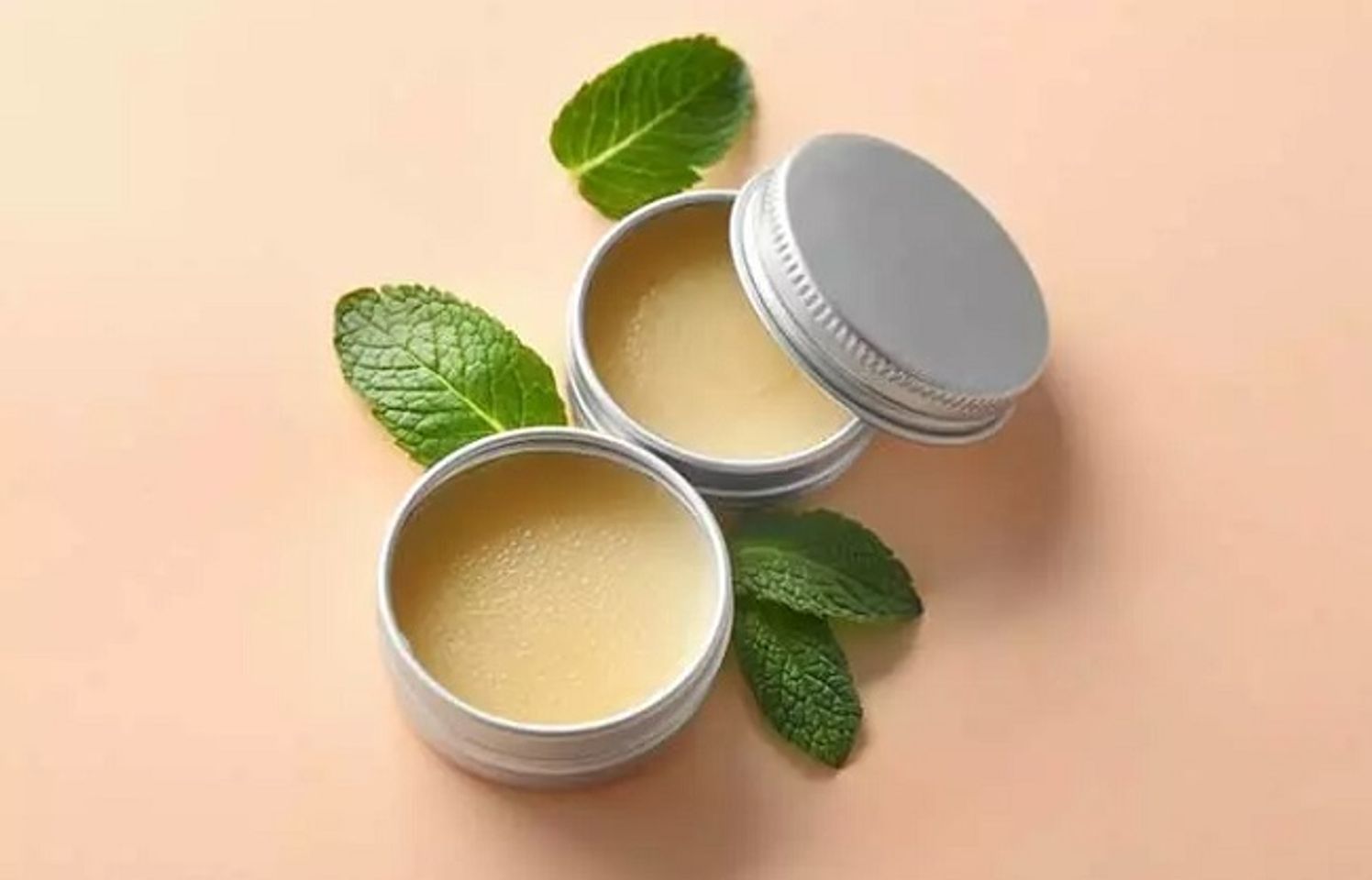 C&aacute;ch l&agrave;m son dưỡng bằng dầu hạnh nh&acirc;n