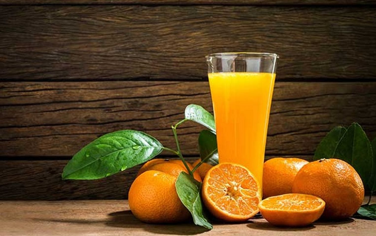 C&aacute;ch l&agrave;m trắng da bằng bia v&agrave; nước cam
