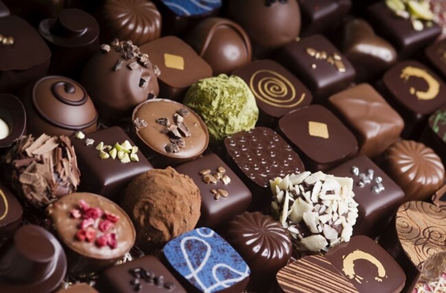 Chocolate- Qu&agrave; Valentine cho bạn g&aacute;i