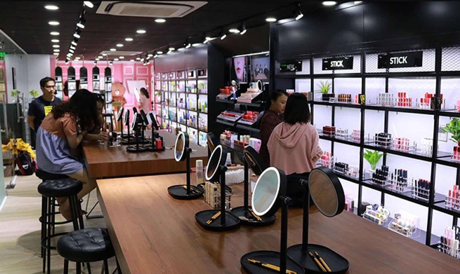 G&oacute;c thử sản phẩm tại BBOX Studio