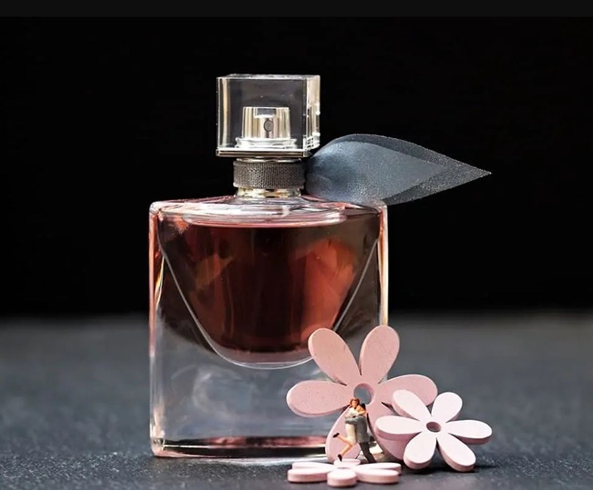 Nước hoa - qu&agrave; Valentine cho bạn g&aacute;i