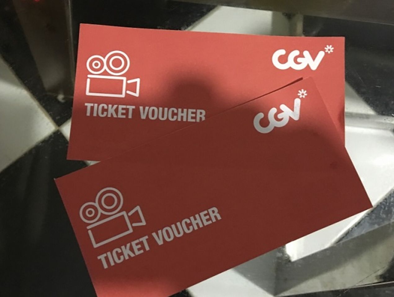 V&eacute; xem phim qu&agrave; tặng 8/3 cho người y&ecirc;u