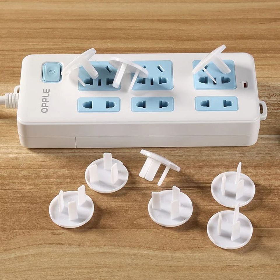 Sử dụng nắp bảo vệ ổ điện để bảo vệ trẻ em được tốt