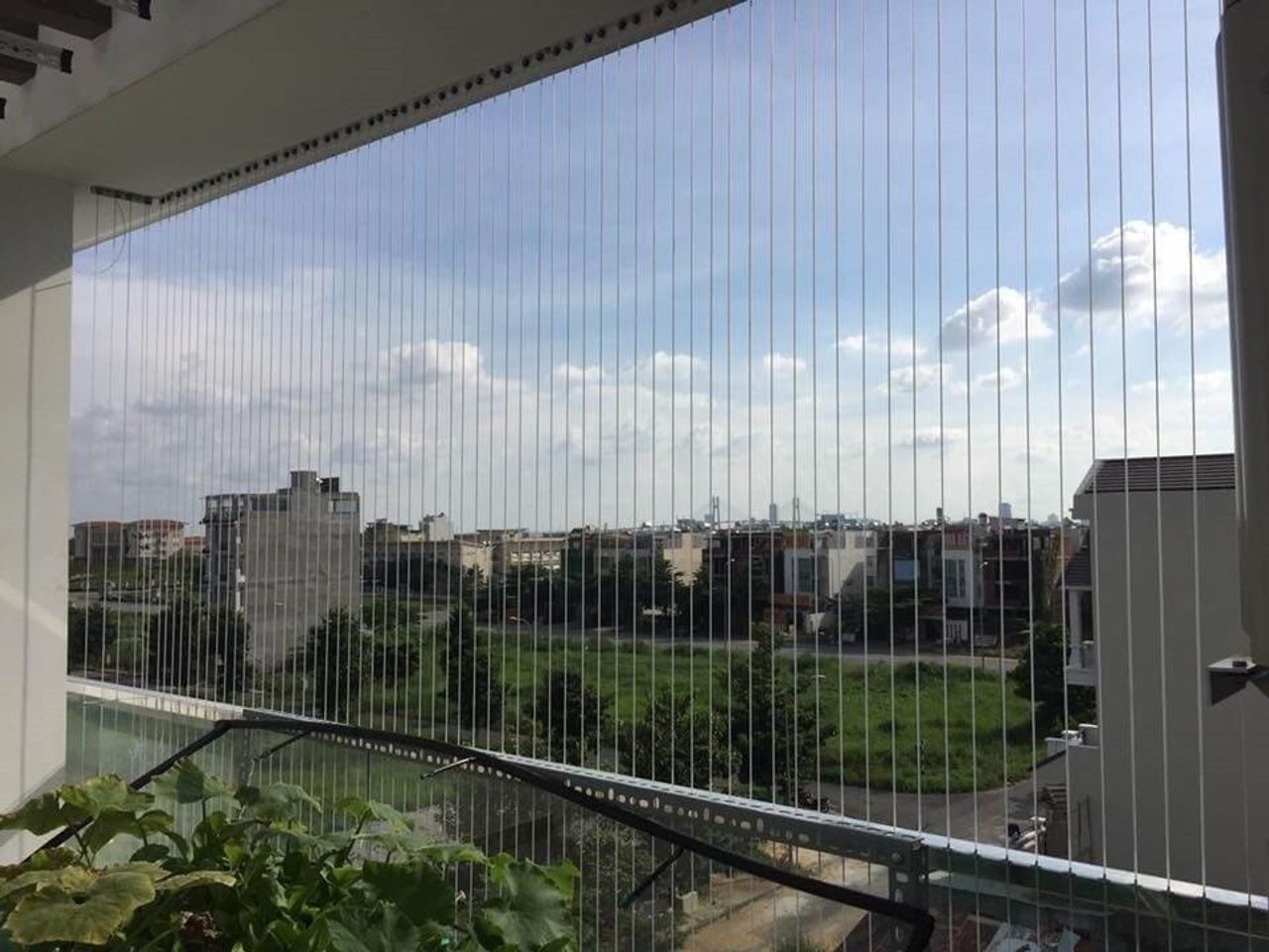 Lưới l&agrave;nh t&iacute;nh được sử dụng nhiều cho khu vực ban c&ocirc;ng, cầu thang gi&uacute;p bảo vệ trẻ em