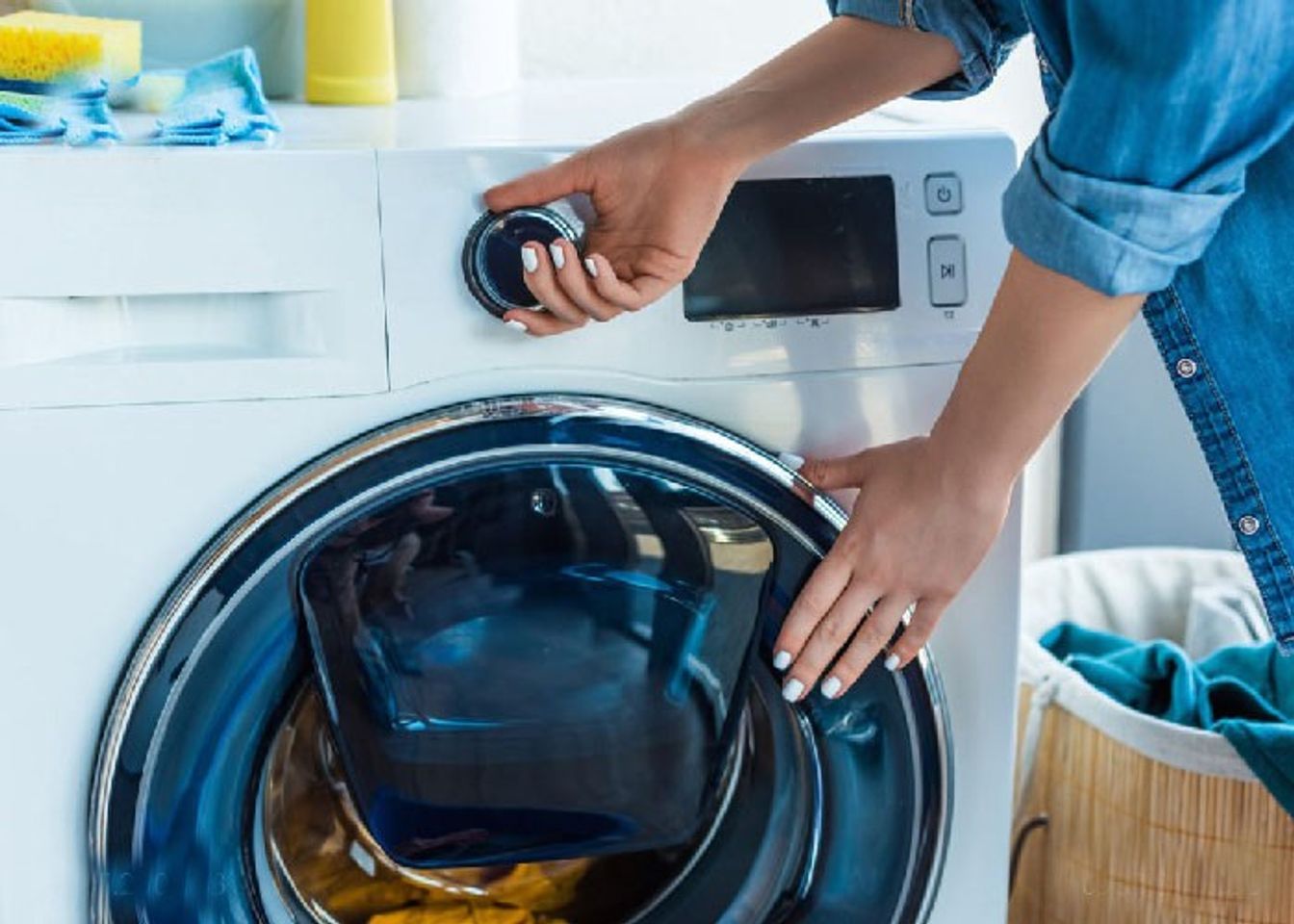 Chiếu điều h&ograve;a bằng vải lụa hoặc cao su non c&oacute; thể d&ugrave;ng m&aacute;y giặt để vệ sinh