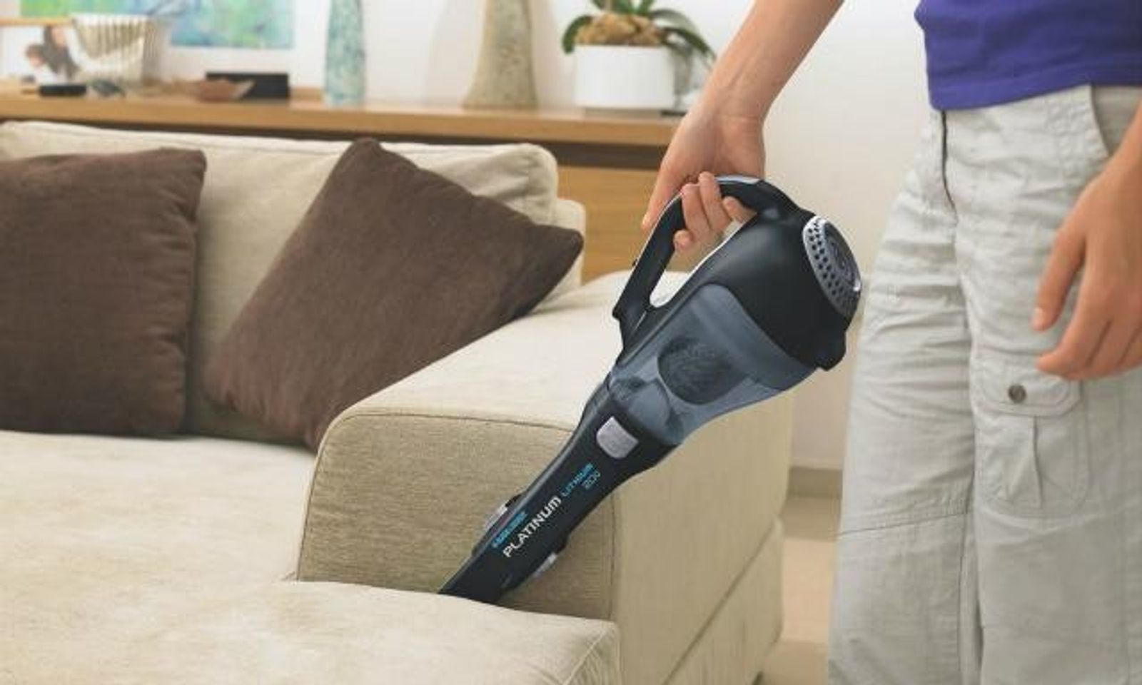 M&aacute;y h&uacute;t bụi cầm tay nhỏ gọn, th&ocirc;ng minh, kh&ocirc;ng cần cắm d&acirc;y nối