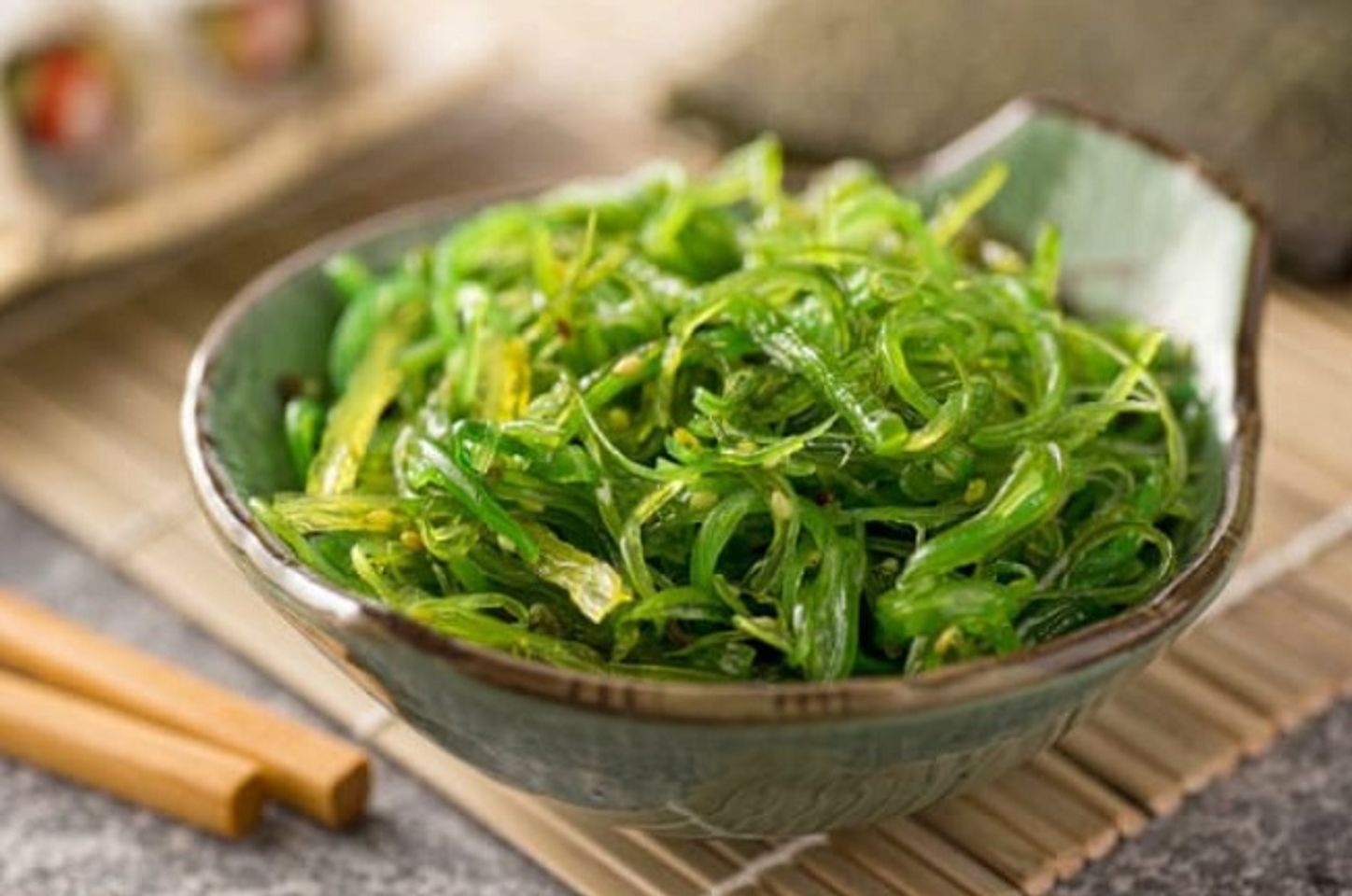 Ăn rong biển bổ sung nhiều vitamin v&agrave; kho&aacute;ng chất cho cơ thể