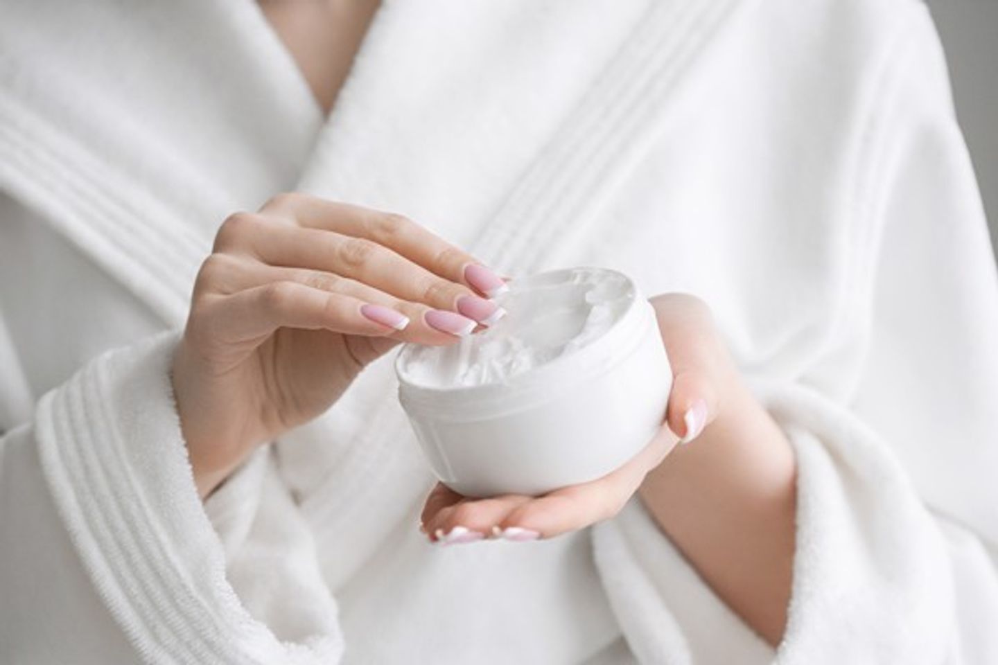 Lưu &yacute; khi sử dụng sản phẩm skincare cho da hỗn hợp thi&ecirc;n dầu