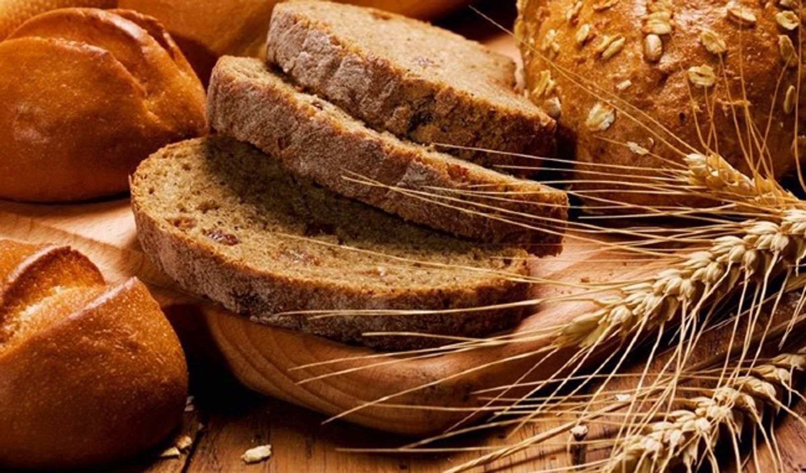 Ng&agrave;y thứ 2 giảm bớt tinh bột thay bằng b&aacute;nh m&igrave; nguy&ecirc;n hạt