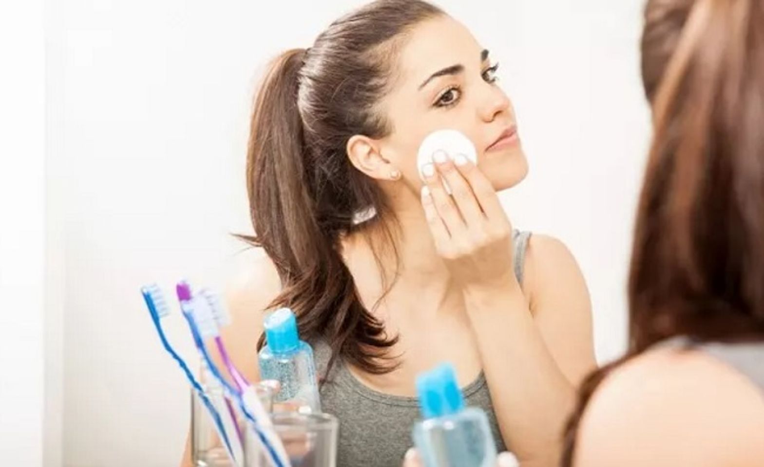 Bất cứ ai cũng c&oacute; thể sử dụng micellar water