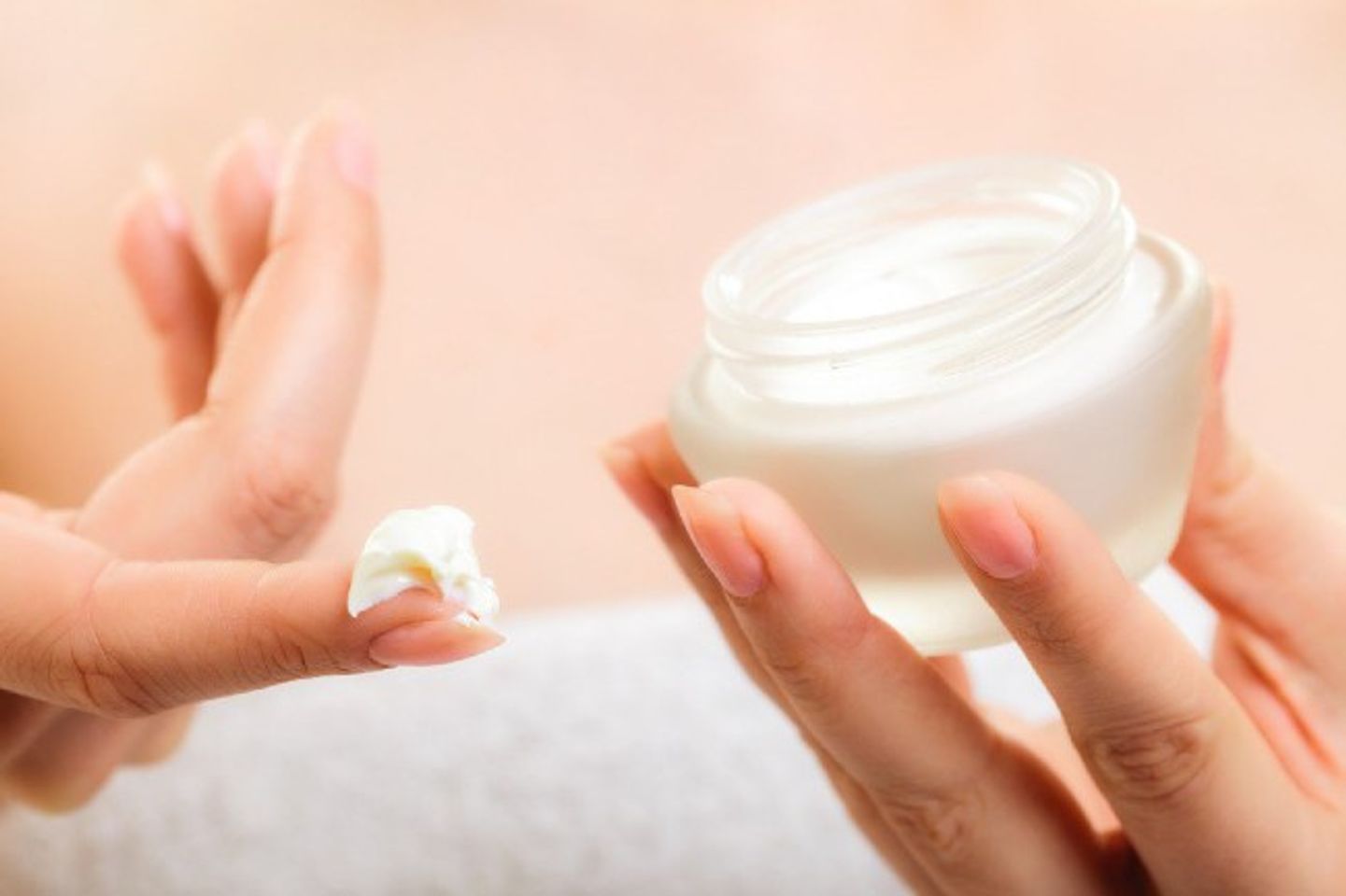 Panthenol được sử dụng nhiều trong c&aacute;c d&ograve;ng kem dưỡng ẩm