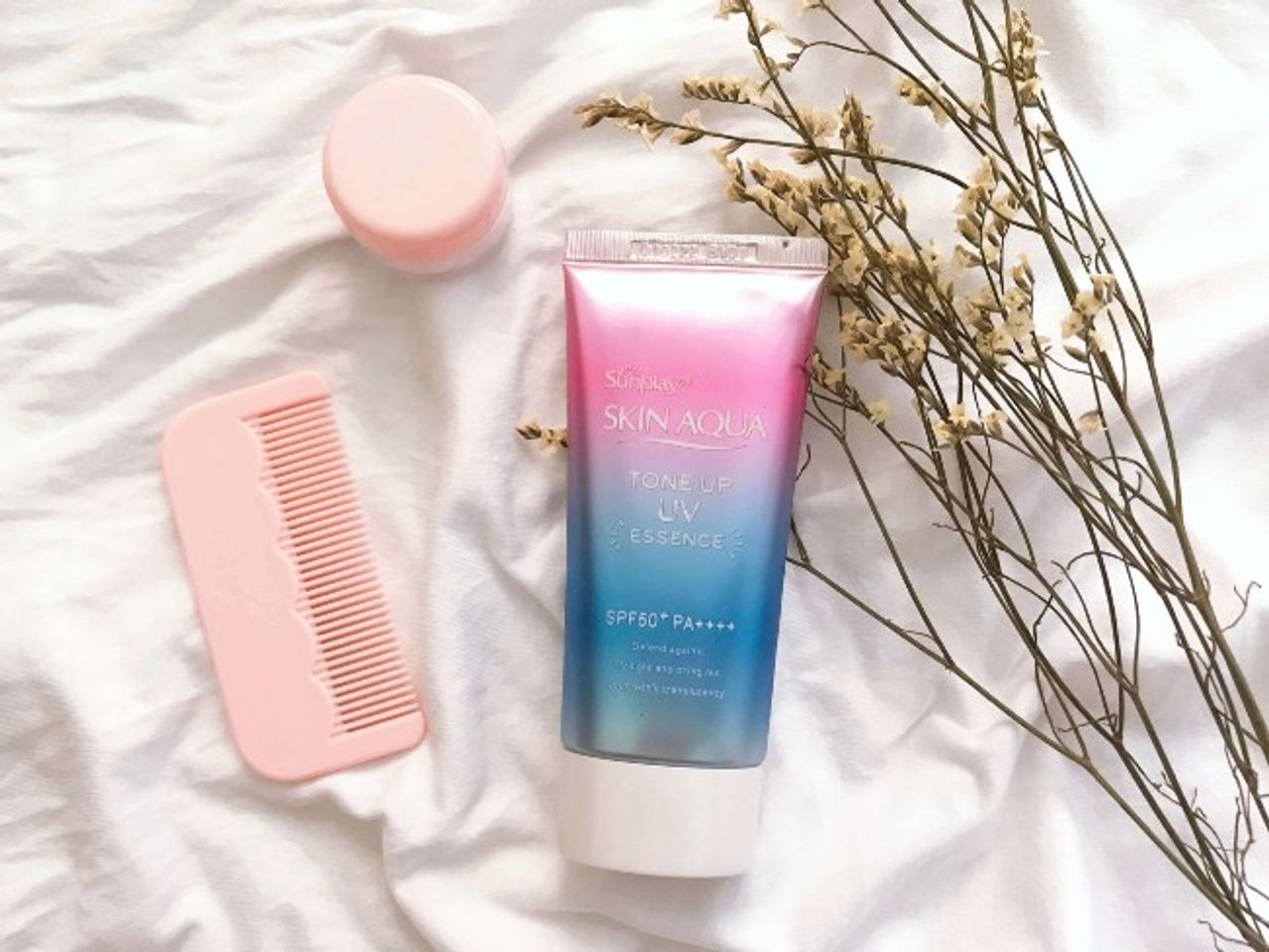 Sữa chống nắng Sunplay Skin Aqua Tone Up UV Essence