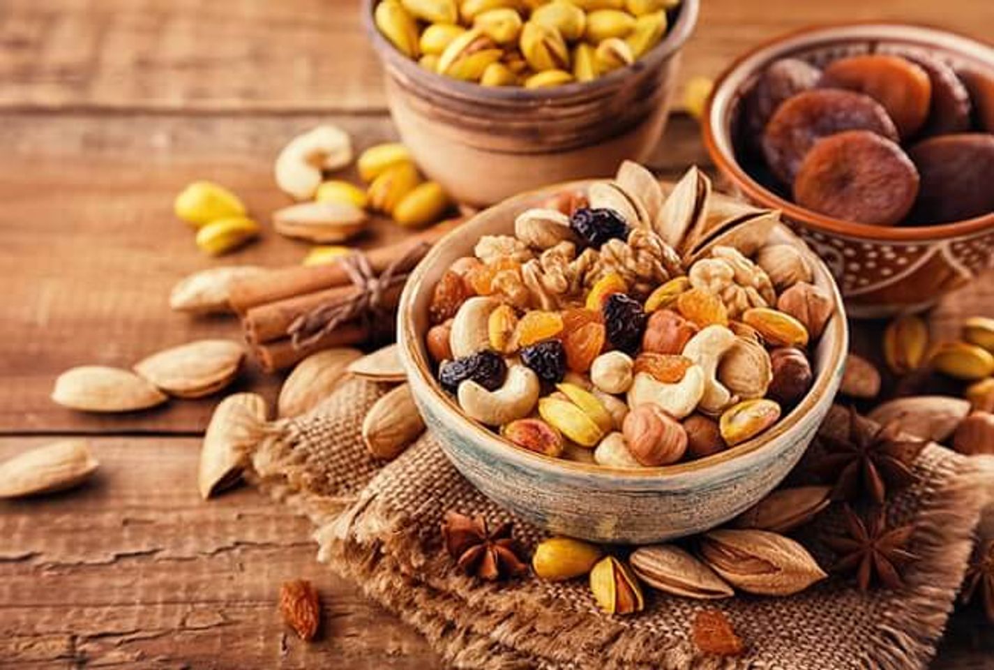 C&aacute;ch chọn hộp qu&agrave; Tết c&aacute;c loại hạt