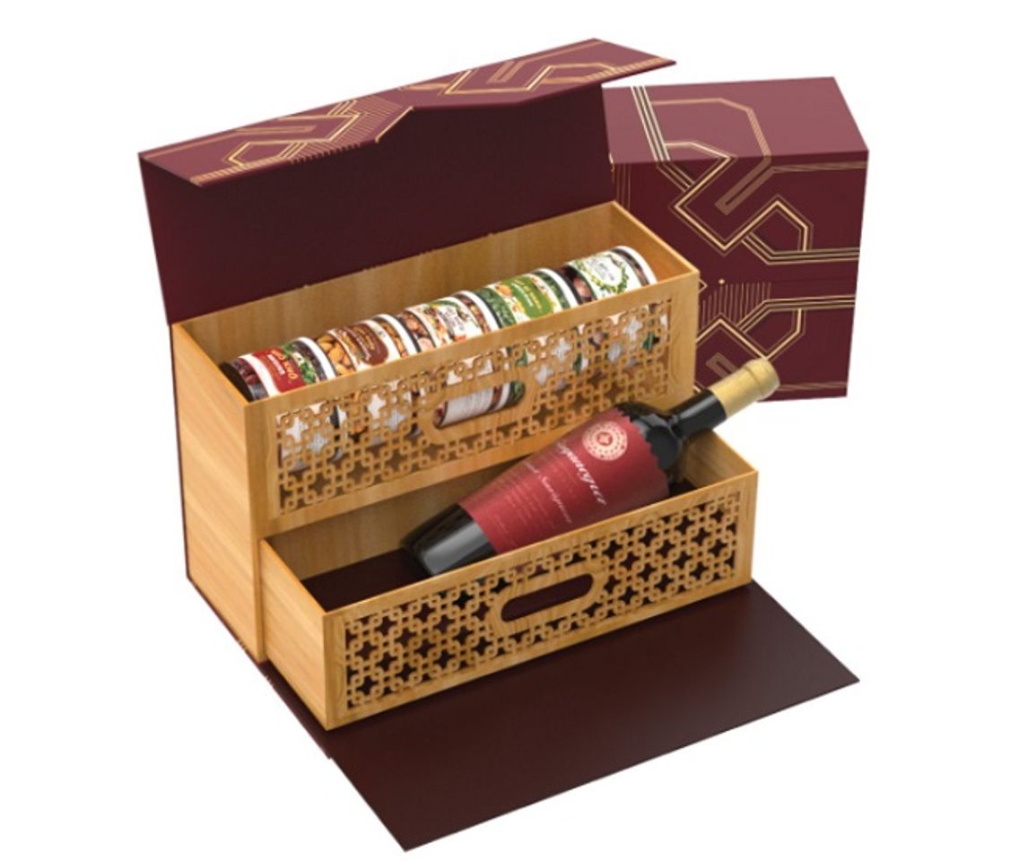 Hộp qu&agrave; Tết c&aacute;c loại hạt Ph&uacute; Qu&yacute; 01