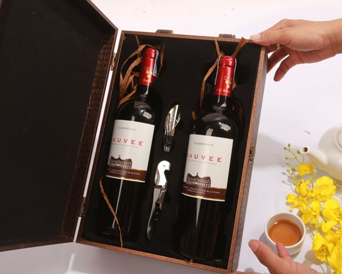 Rượu vang - qu&agrave; Tết tặng đối t&aacute;c