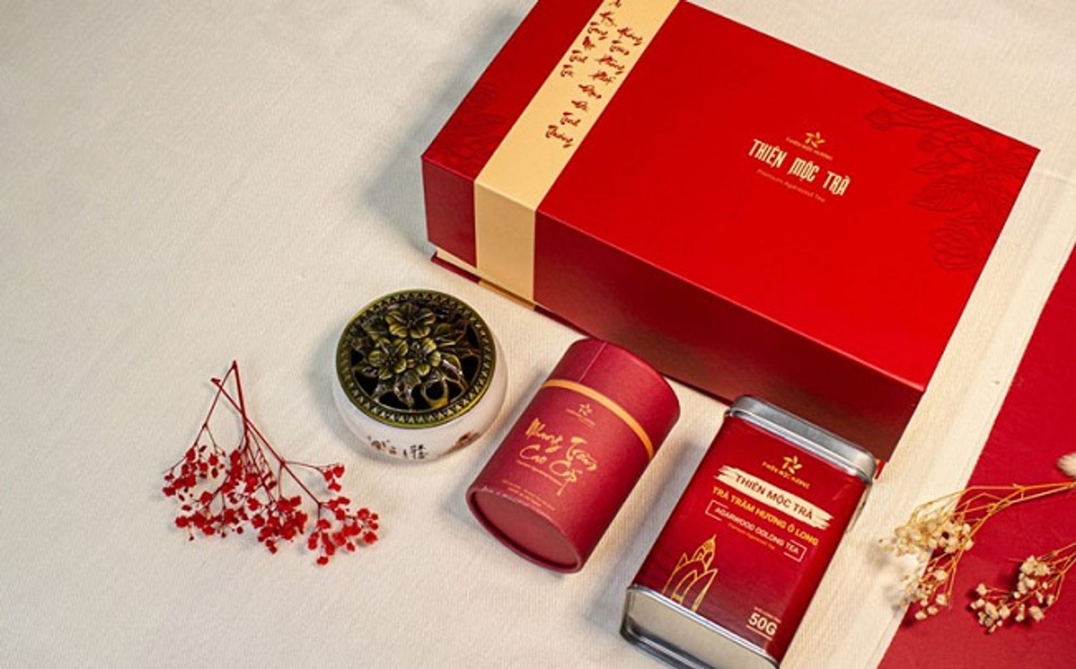 Tr&agrave; - qu&agrave; Tết tặng sếp
