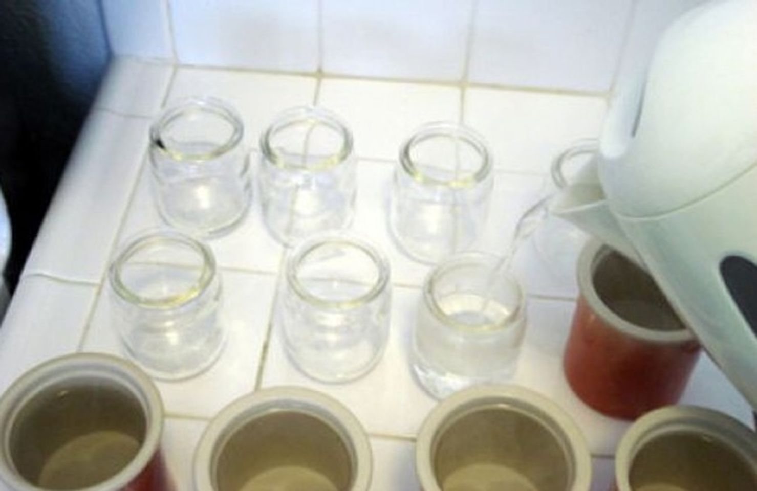 C&aacute;ch l&agrave;m sữa chua kh&ocirc;ng cần m&aacute;y - Bước 1