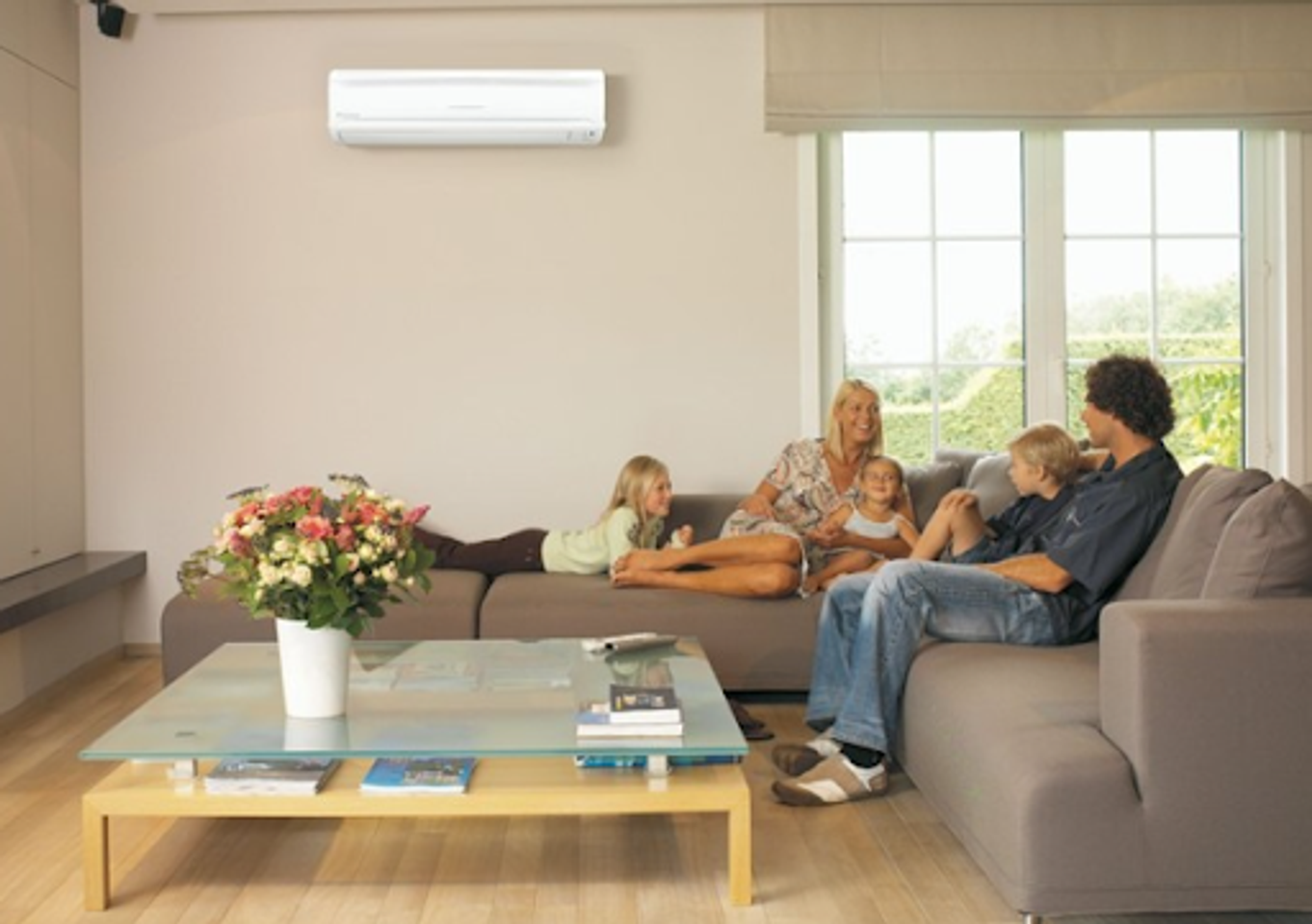 Đảm bảo đ&oacute;ng cửa ph&ograve;ng v&agrave; cửa sổ khi bật điều h&ograve;a