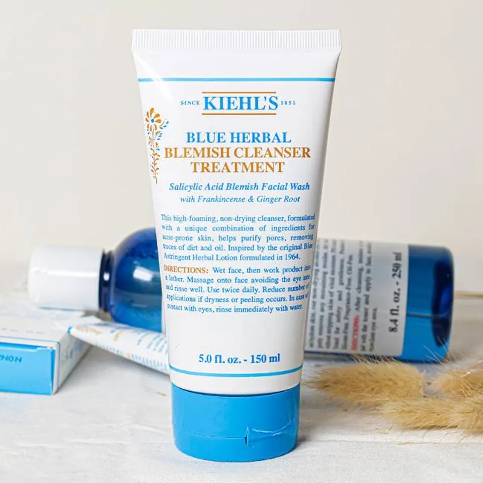Sữa Rửa Mặt BHA Kiehl's Blue Herbal Blemish Cleanser Treatment 