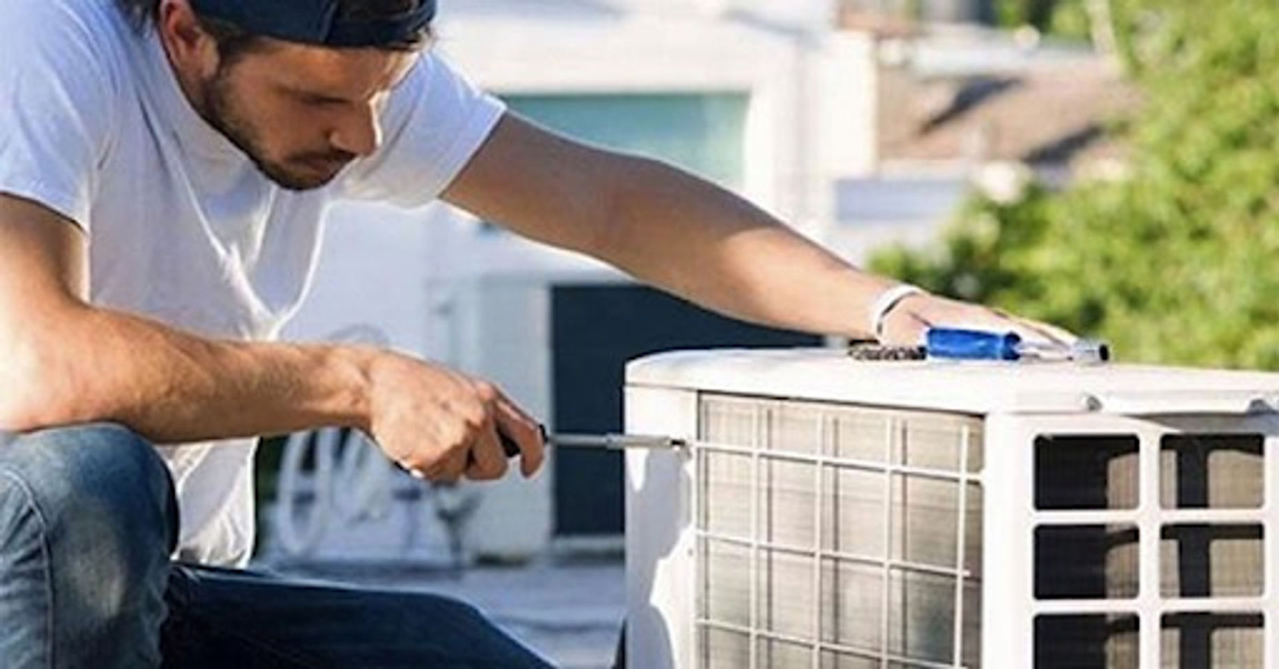 Bước 3: Loại bỏ cặn bẩn trong m&aacute;y
