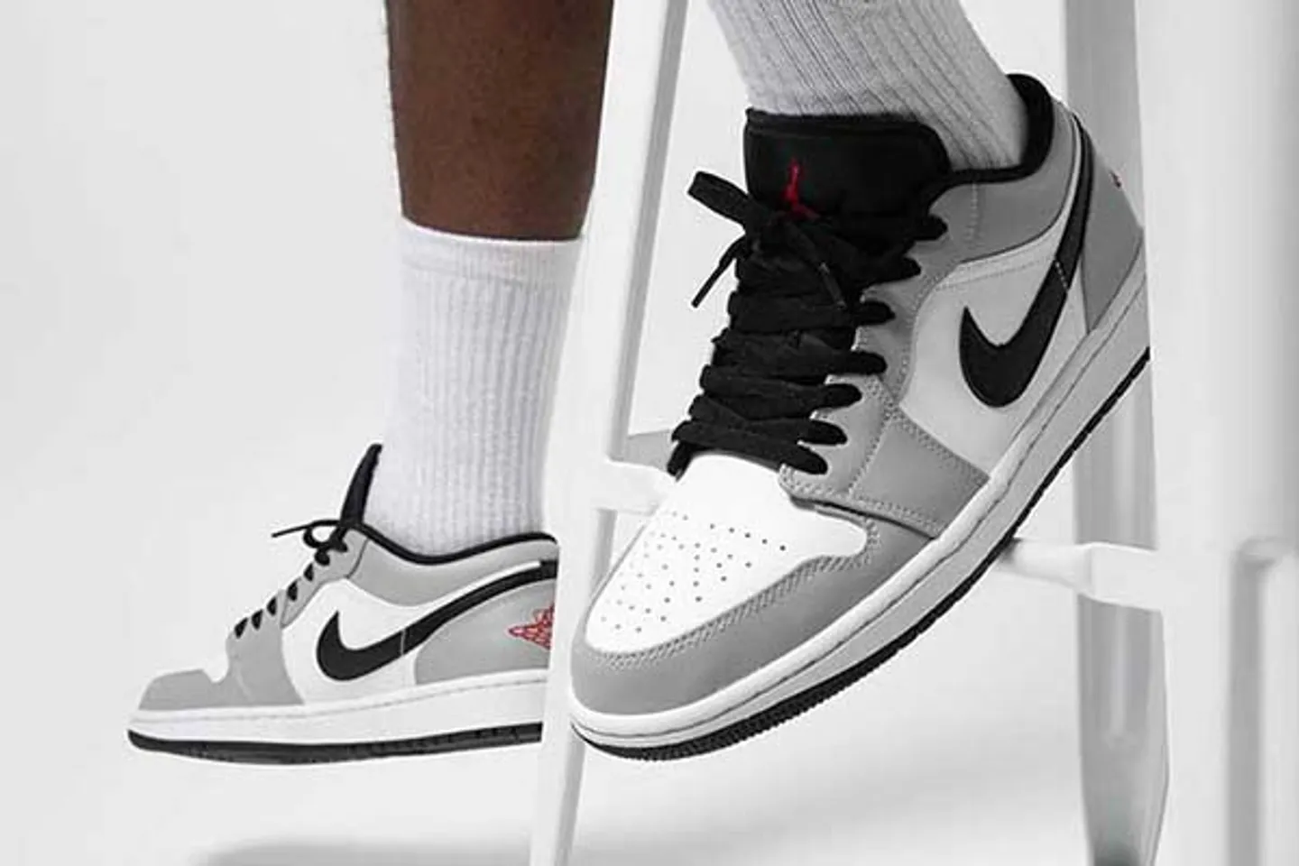 Giày thể thao Nike Jordan 1 Low Smoke Grey