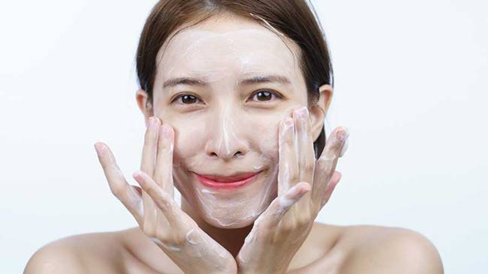 sữa rửa mặt kh&ocirc;ng bọt l&agrave; sản phẩm kh&ocirc;ng bị biến đổi th&agrave;nh phần ngay cả trong qu&aacute; tr&igrave;nh sử dụng