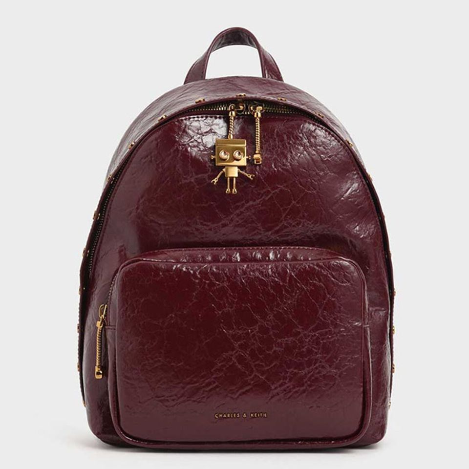 Charles & Keith l&agrave; một trong c&aacute;c h&atilde;ng balo nổi tiếng hiện nay