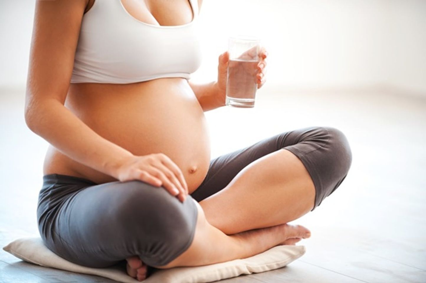 B&agrave; bầu uống nước dừa cần lưu &yacute; g&igrave;?