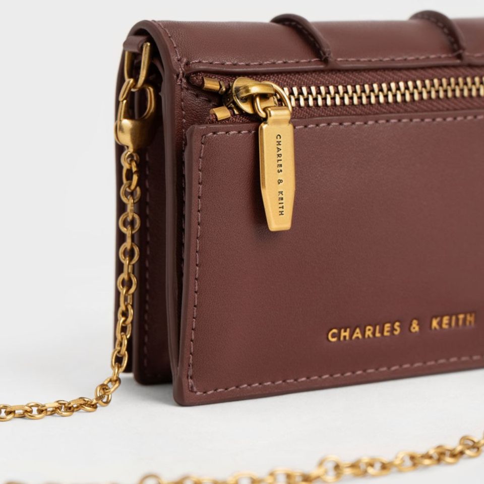 Túi ví Charles & Keith Arlys Chunky Chain Handle Mini Wallet CK6-10770556 Chocolate