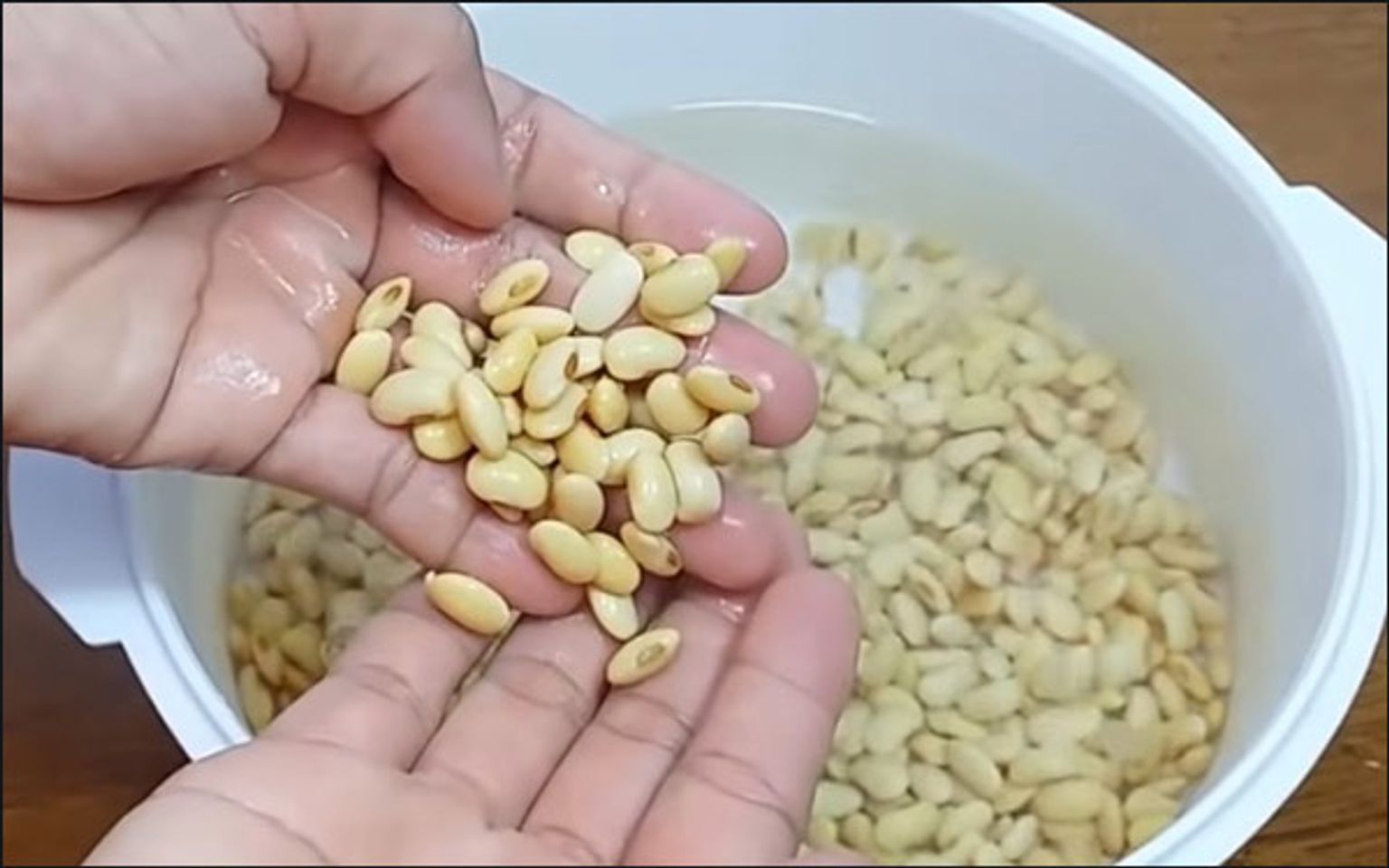 sữa đậu n&agrave;nh bằng m&aacute;y l&agrave;m sữa hạt
