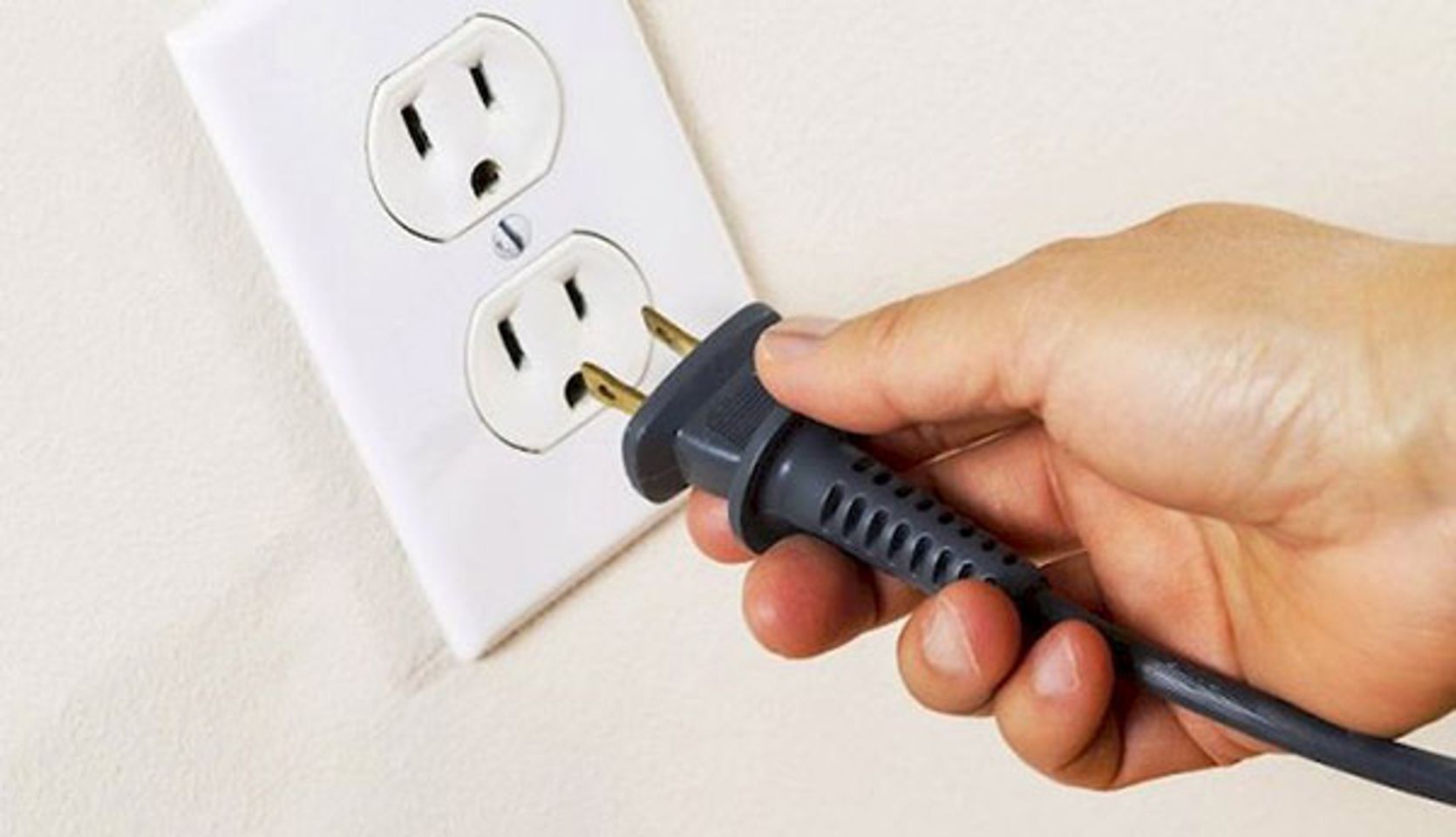 Lưu &yacute; khi kết nối m&aacute;y l&agrave;m sữa hạt với nguồn điện