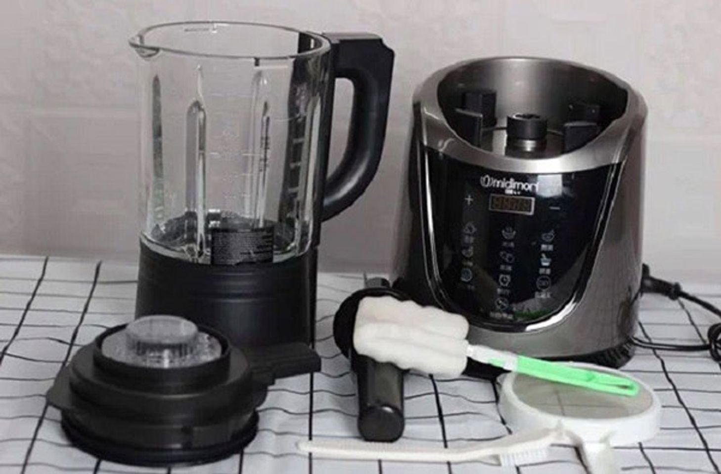 Gắn c&aacute;c bộ phận lại với nhau khi m&aacute;y đ&atilde; kh&ocirc; ho&agrave;n to&agrave;n